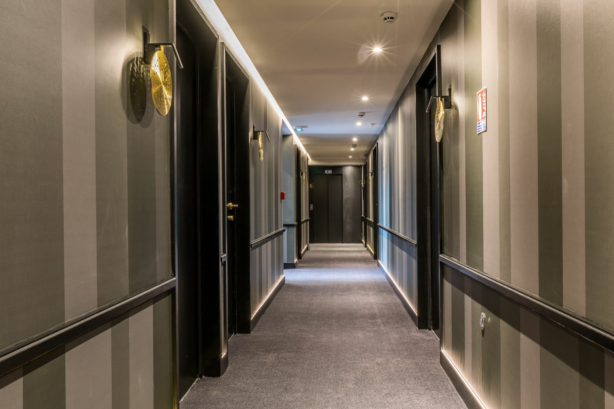 Hotel Restaurant Au Boeuf Couronne Paris Exterior photo